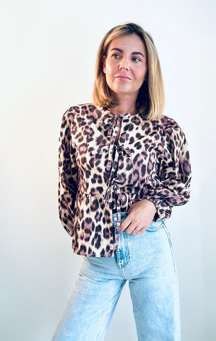 La blouse Paula Col Rond Imprimé animalier - Manches Longues Bouffantes